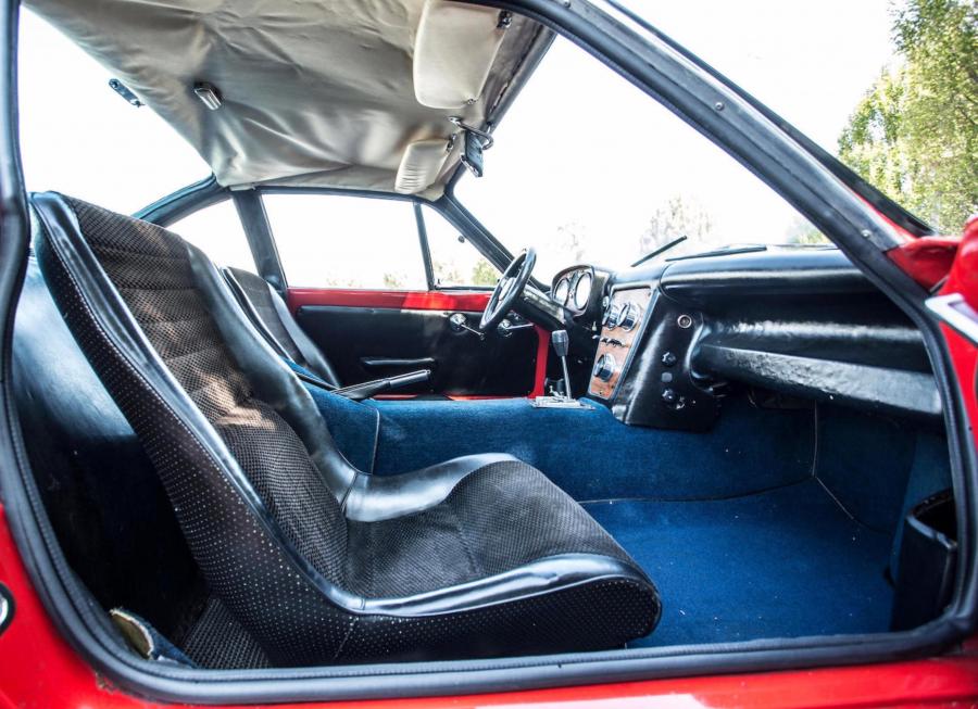 Интерьер De Tomaso Vallelunga 1967 года  (фото 10 из 25)